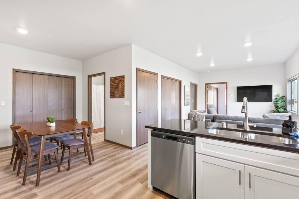 شقة Brand New 2 Bd 2 Bth Near Dt And Perry District سبوكين المظهر الخارجي الصورة