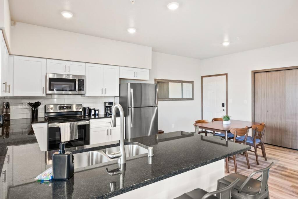 شقة Brand New 2 Bd 2 Bth Near Dt And Perry District سبوكين المظهر الخارجي الصورة